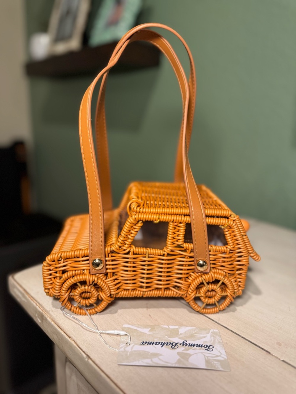 Tommy Bahama Wicker Woven Car Bag with Tan Straps NWT